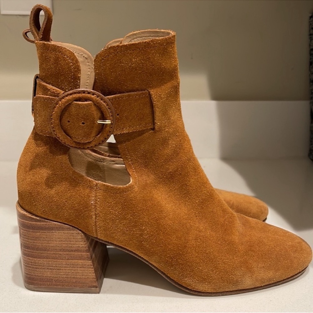 Via Spiga suede ankle boots s8.5